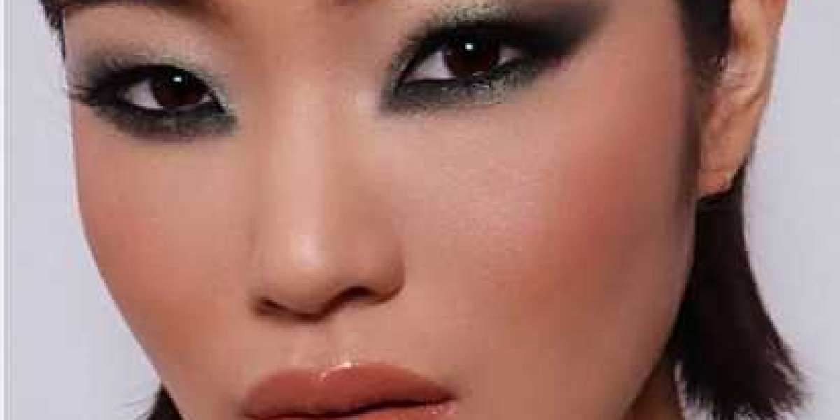 Here are nine of the most beautiful shimmer eyeshadows