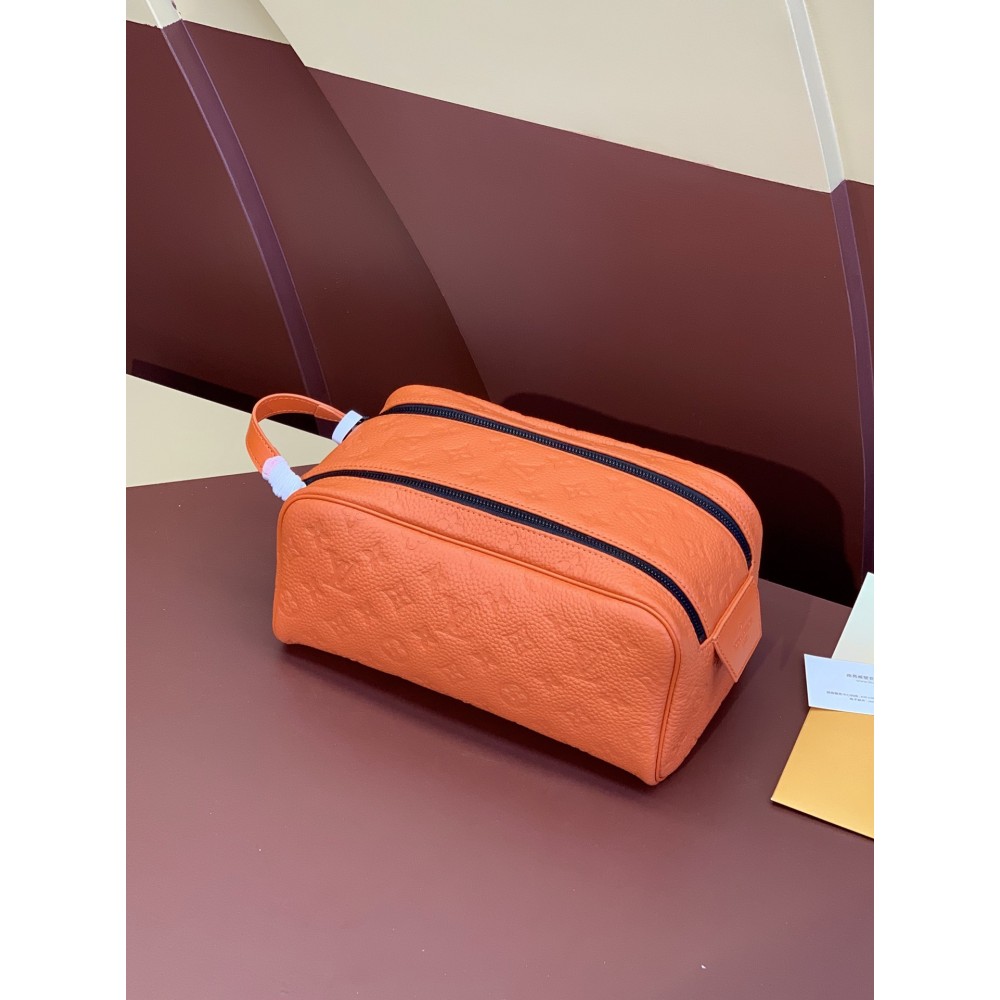 M82576 Louis Vuitton Dopp Kit 28cm Toiletry Bags IAMBAGS33003 Outlet Sales