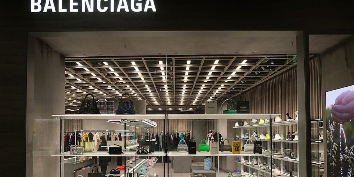 Balenciaga Sale next to a young at a London dinner in the