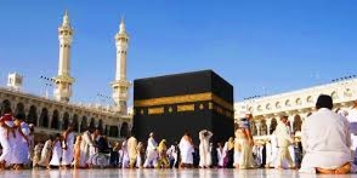 Top 10 Benefits of Booking a Group Umrah Package