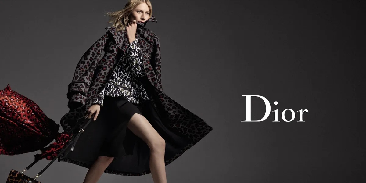 a very warm welcome to the mini Dior twin: the iconic extra pocket style