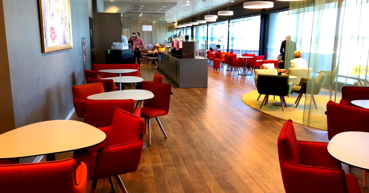 Reviewing Newark United Club Lounge - We Are Explorer