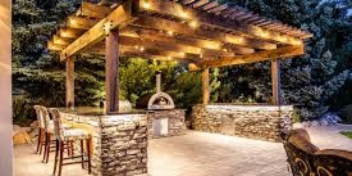 Wood, Vinyl, or Metal? Choosing the Right Pergola for Your Home