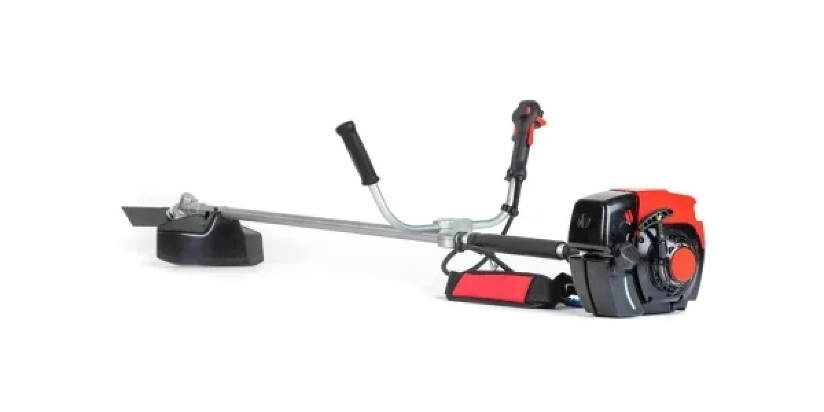 wholesale green hedge trimmer should pay attention to the three aspects of blade, power and transmission before use