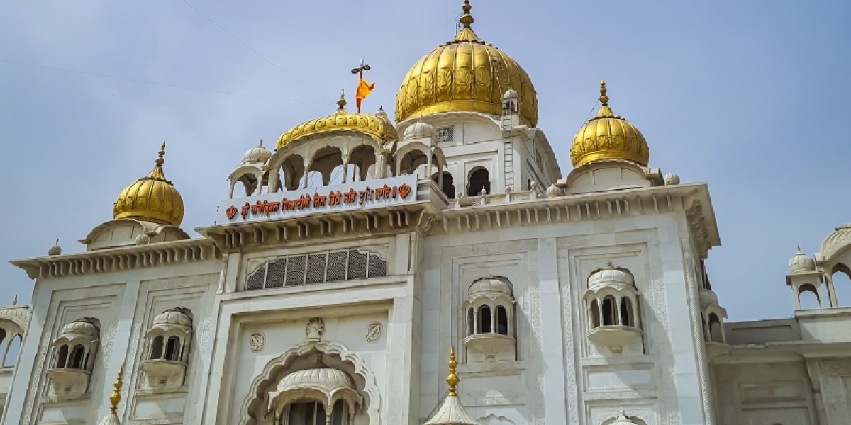 Gurudwaras in Delhi You Must Visit for Food and Faith