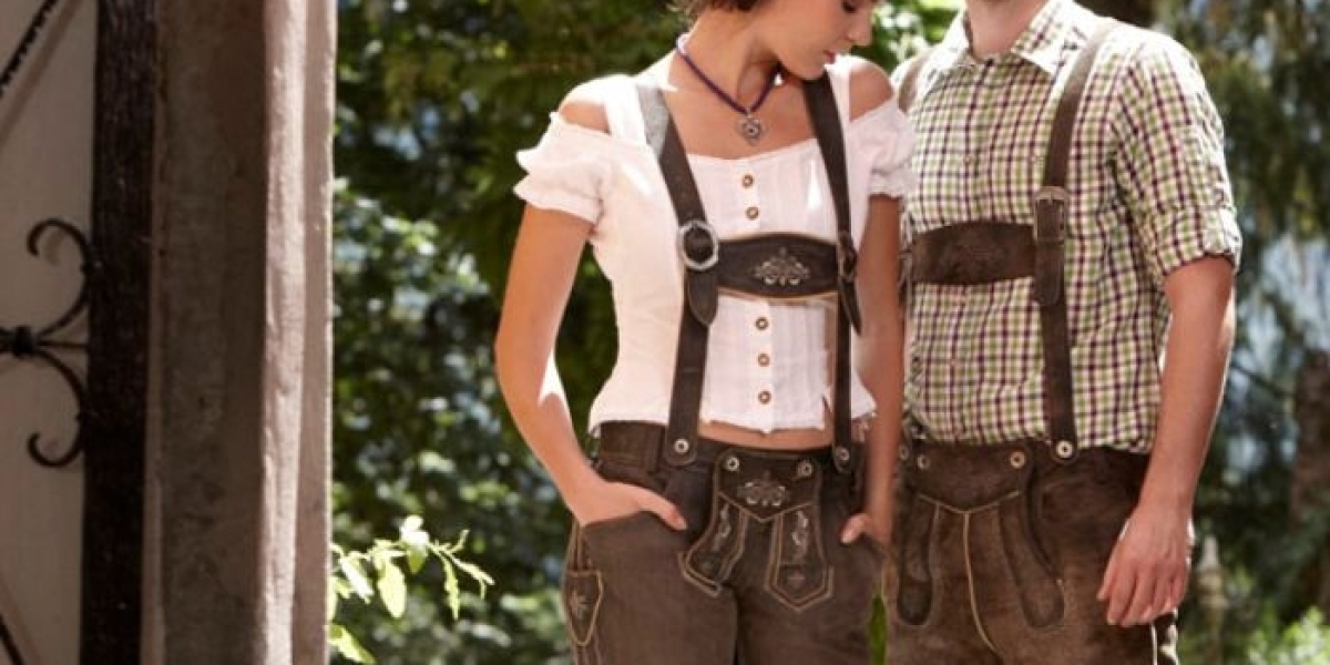 What should you wear to create an authentic German Oktoberfest outfit?