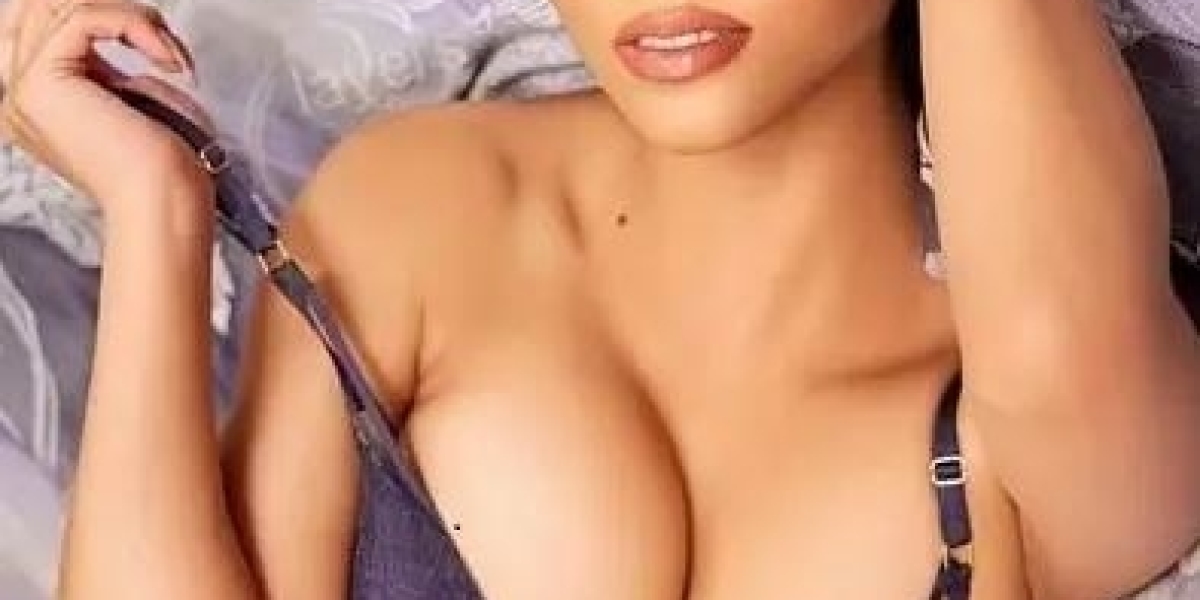 Meet Sexy Sonam Of Mumbai Hotel Escorts At The Grand Hyatt Hotel