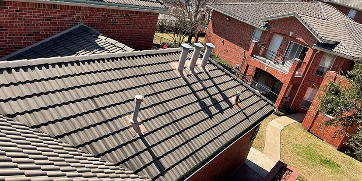 Top Reasons to Trust the Pros for Emergency Roof Repairs