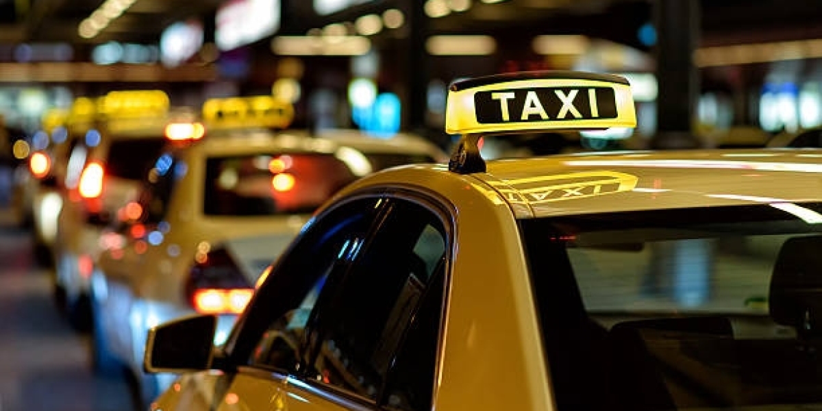 Taxi Service in Makkah 2025 – How to Book Online, Fare Estimates & Travel Tips