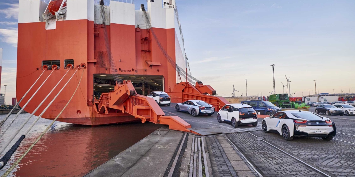 The Unsung Hero of Auto Transport: How Shipping Containers Revolutionized Vehicle Shipping